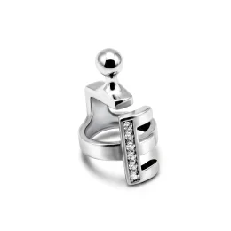 Pendant letter E