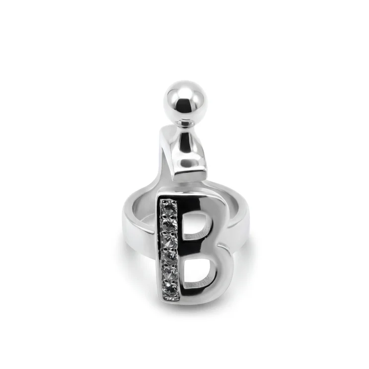 Pendant letter B
