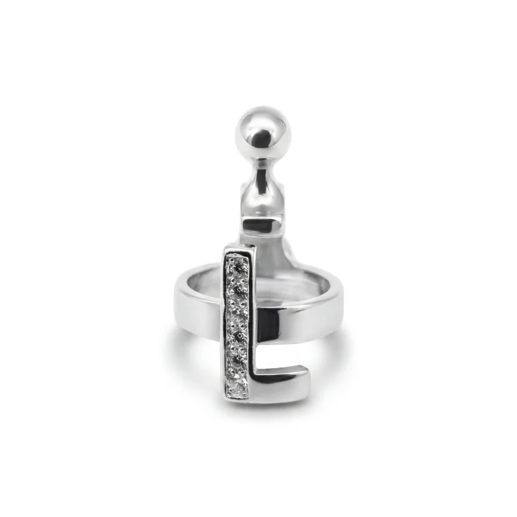 Pendant letter L