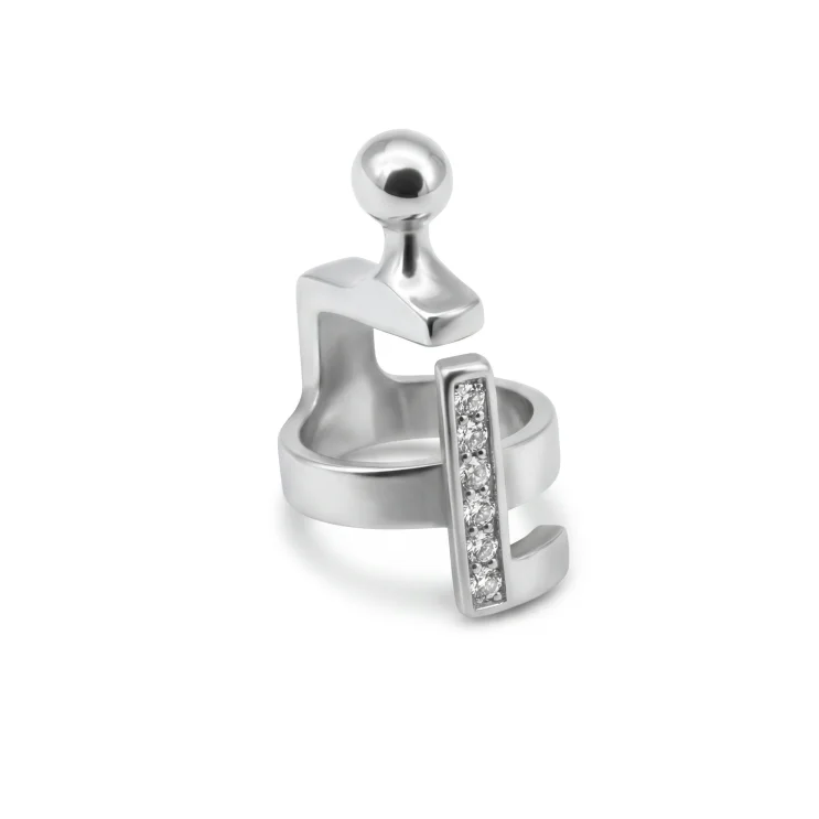 Pendant letter L