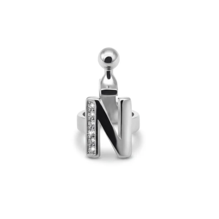 Pendant letter N