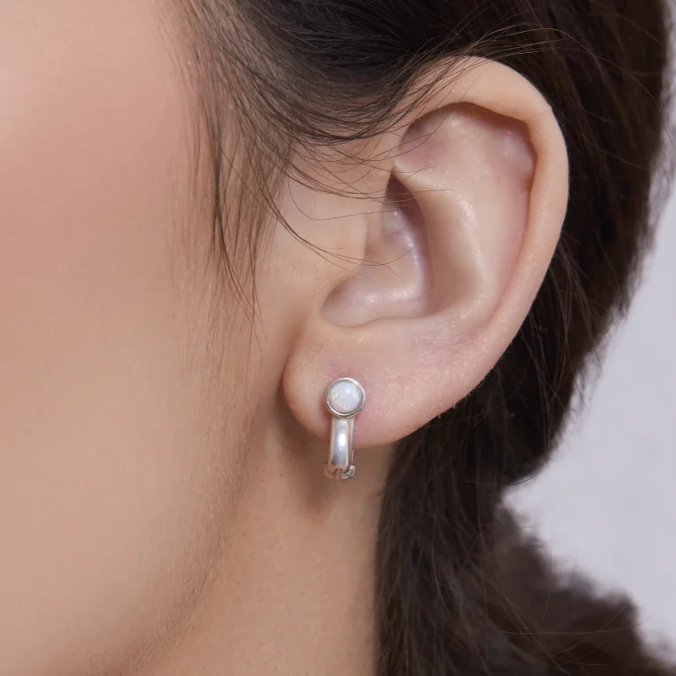Earring UNA white opal
