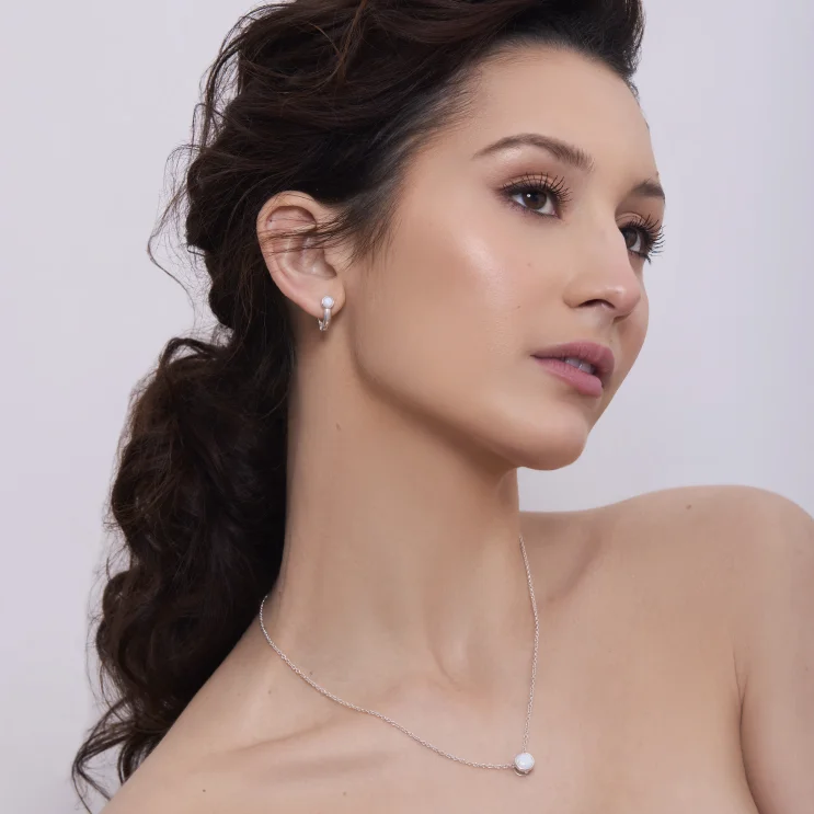 Earring UNA white opal