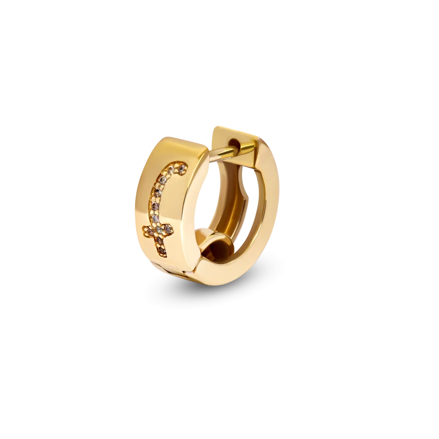 Goldplated hoop earrings with decorative detailing