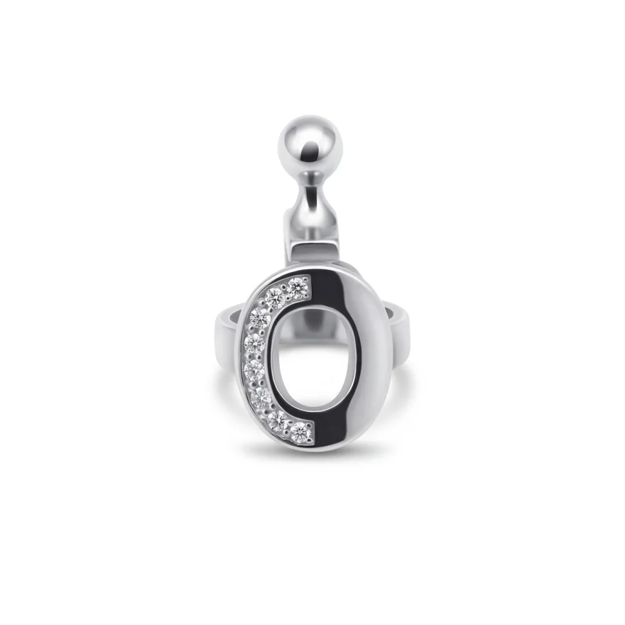 Pendant letter O