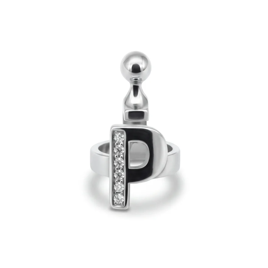 Pendant letter P