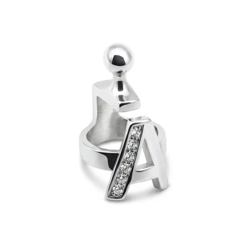 Pendant letter A
