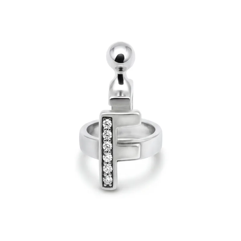 Pendant letter F