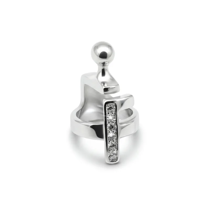 Pendant letter F