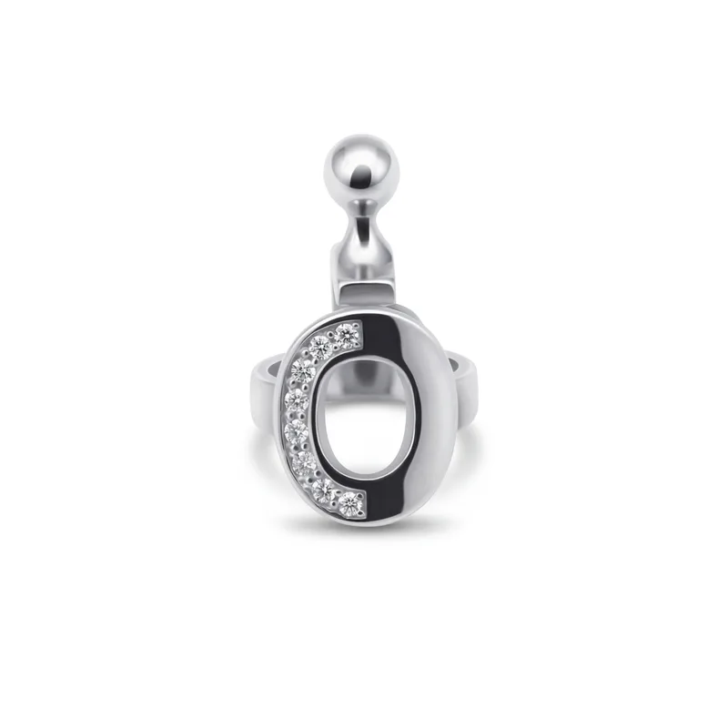 Pendant letter O